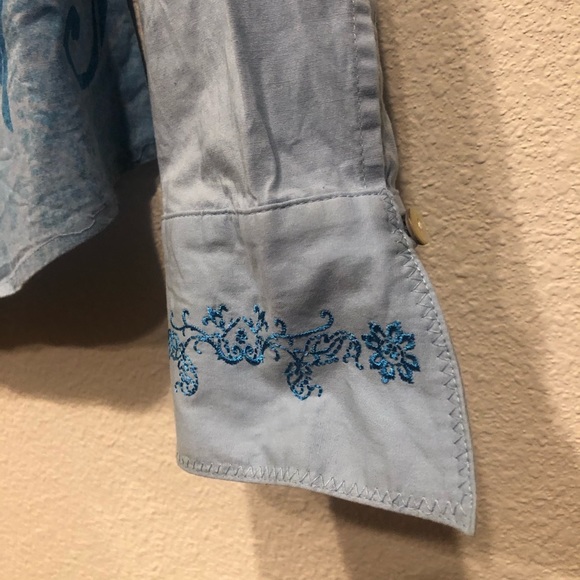Embroidered button up - Picture 7 of 12